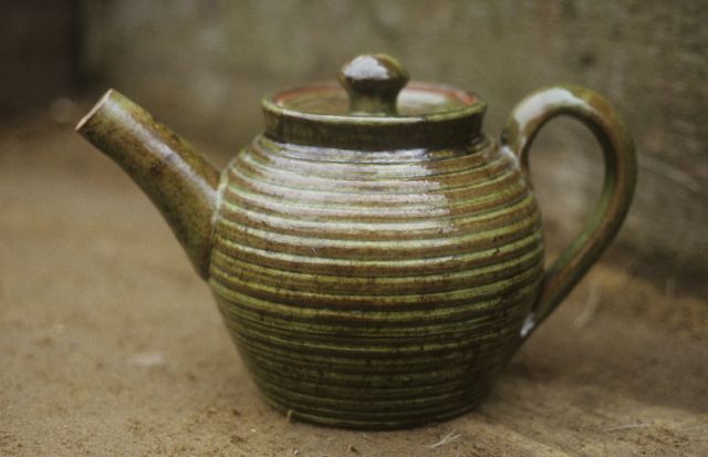 2aechiveridgedteapot