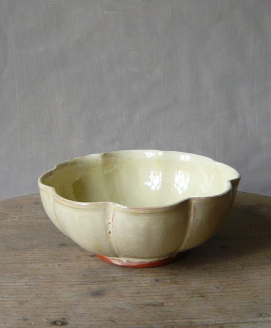 creamscallopedbowlnolines