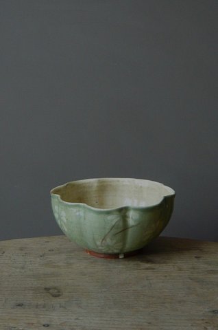 green_scalloped_bowl