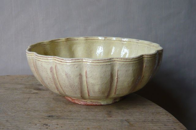 largescallopedcreambowl