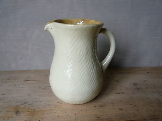 whiteropedjug